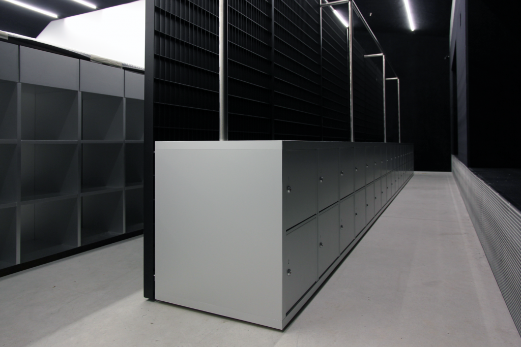 PRADA_HEADER_02
